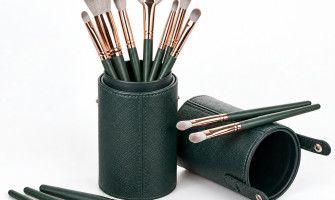 How to Choose and Use Makeup Brushes: A Beginner’s Guide to Building Your Routine