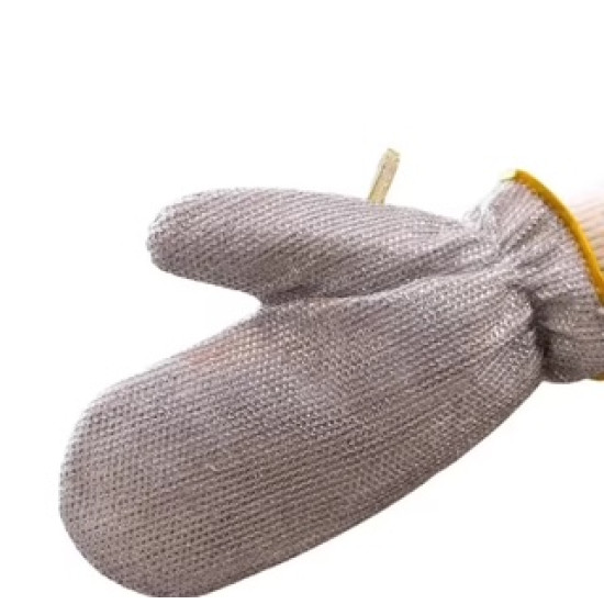 Gray Wire Cleaning Glove with Yellow Cuff Gray wire cleaning glove with yellow cuff, textured surface for durable kitchen cleaning